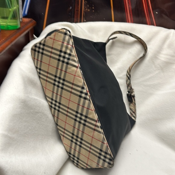 Burberry shoulder bag nylon - Picture 2 of 4